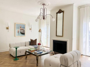 Mr. Nomad: Parisian PopHaus in Uptown